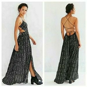 UO Ecote Strappy Back Printed Maxi Dress